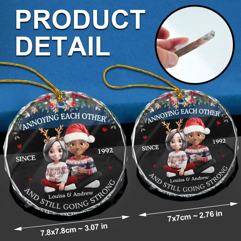 Gift For Husband, Gift For Wife, Gift For Boyfriend, Gift For Girlfriend, Love, Gift For Couples, Christmas - 3D Effect Couple Annoying Each Other - Personalized Circle Glass Ornament