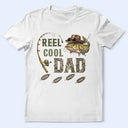 Gift For Father, Gift For Grandpa, Fishing, Non-Eng, Icon, Humorous - 3D Effect Fisherman Reel Cool Dad Papa - Personalized T Shirt