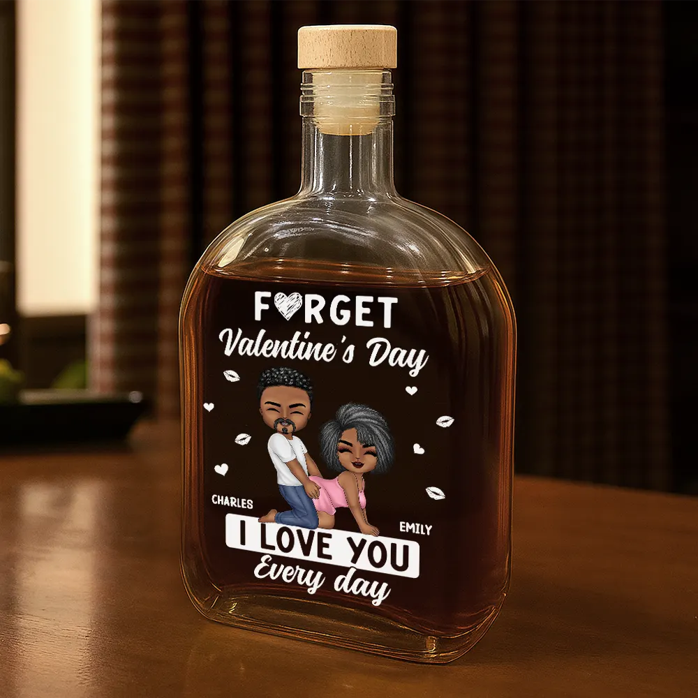 Gift For Couples,Old Couples,Gift For Husband,Gift For Wife,Gift For Boyfriend,Gift For Girlfriend,Love - Couple I Love You Every Day - Personalized Whiskey Bottle