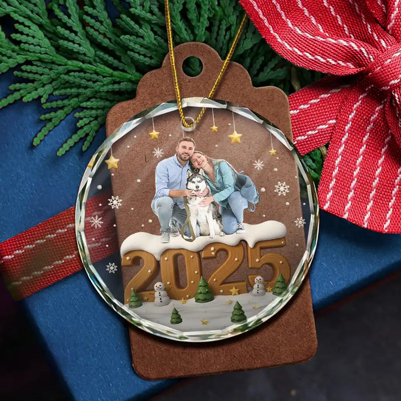Custom Photo, Christmas, Family, Parents, Gift For Grandparents - Custom Photo Christmas Family Besties Couple - Personalized Circle Glass Ornament