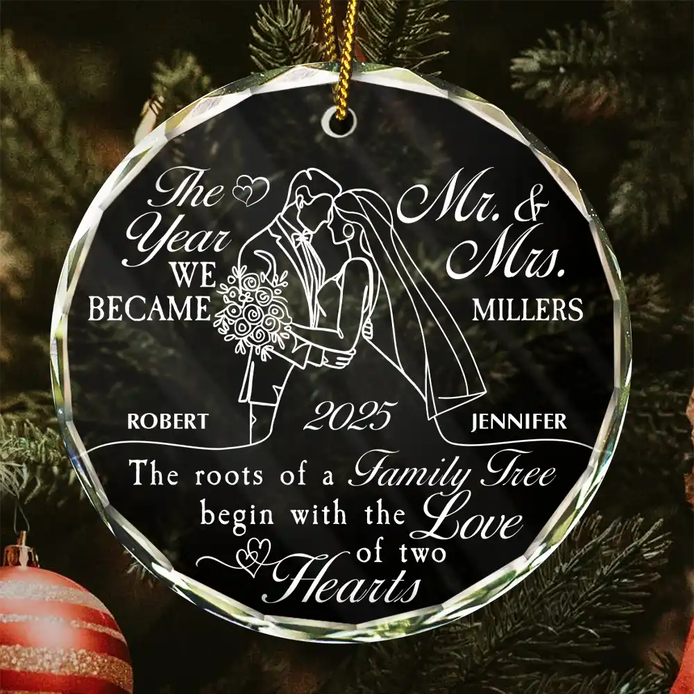 First Christmas Couple The Roots Of A Family Tree Begin - Personalized Circle Glass Ornament