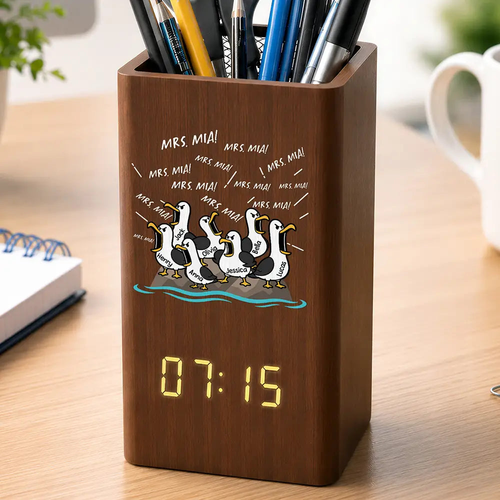 Funny Screaming Seagull - Personalized Pen Holder With Clock