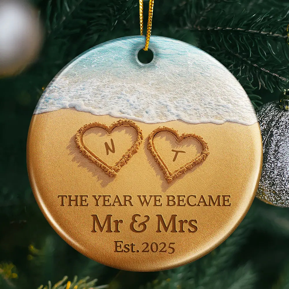 Gift For Couples,Gift For Husband,Gift For Wife,Gift For Boyfriend,Gift For Girlfriend,Anniversary,Wedding Anniversary,Love - The Year We Became Mr & Mrs Initial Letter - Personalized Circle Ceramic Ornament