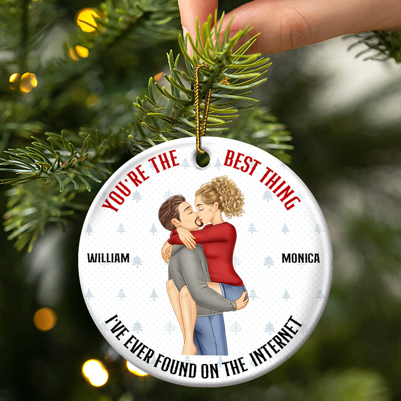 Christmas Kissing Couple Best Things On The Internet - Gift For Couples - Personalized Circle Ceramic Ornament