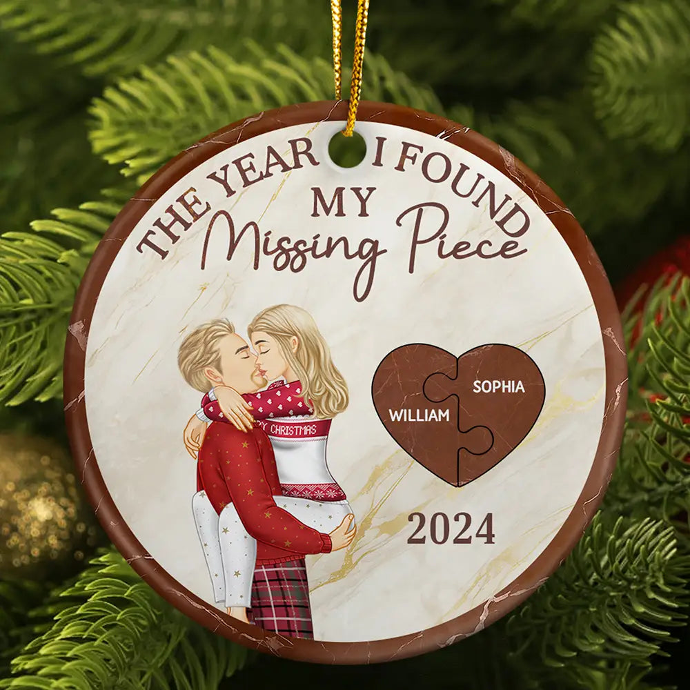 The Year I Found My Missing Piece Kissing Couples - Personalized Circle Ceramic Ornament