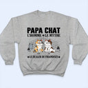 Gift For Yourself,Gift For Men,Cat Lovers,Cat Dad,French,Non-Eng,Vector,Humorous - Papa Chat L’Homme Le Mythe Le Dealer de Friandises - T-Shirt Personnalisé
