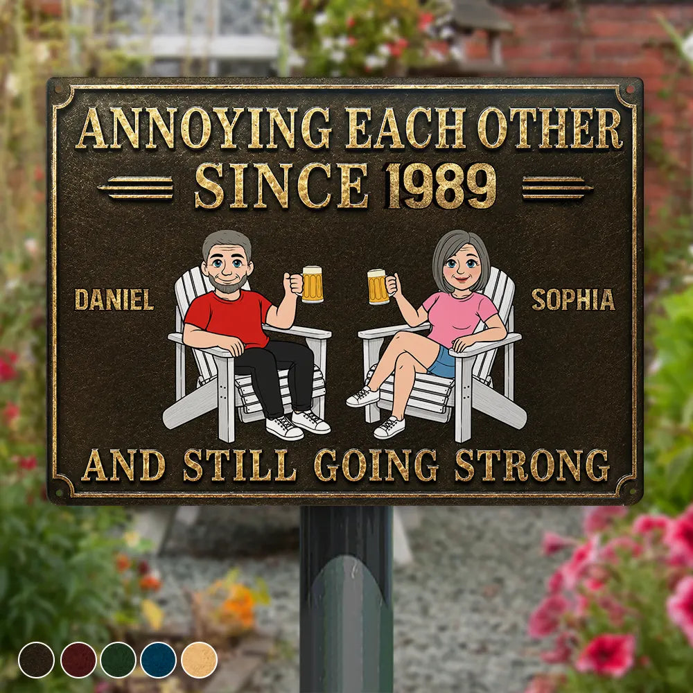 Top Market, Wedding Anniversary, Humorous, Old Couples, Summer, Gift For Couples, Vector - Retro Style Couple Annoying Each Other - Personalized Classic Metal Signs