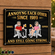 Top Market,Humorous,Old Couples,Outdoor Decor,Gift For Couples,Vector - Retro Style Couple Annoying Each Other And Still Going Strong - Personalized Classic Metal Signs