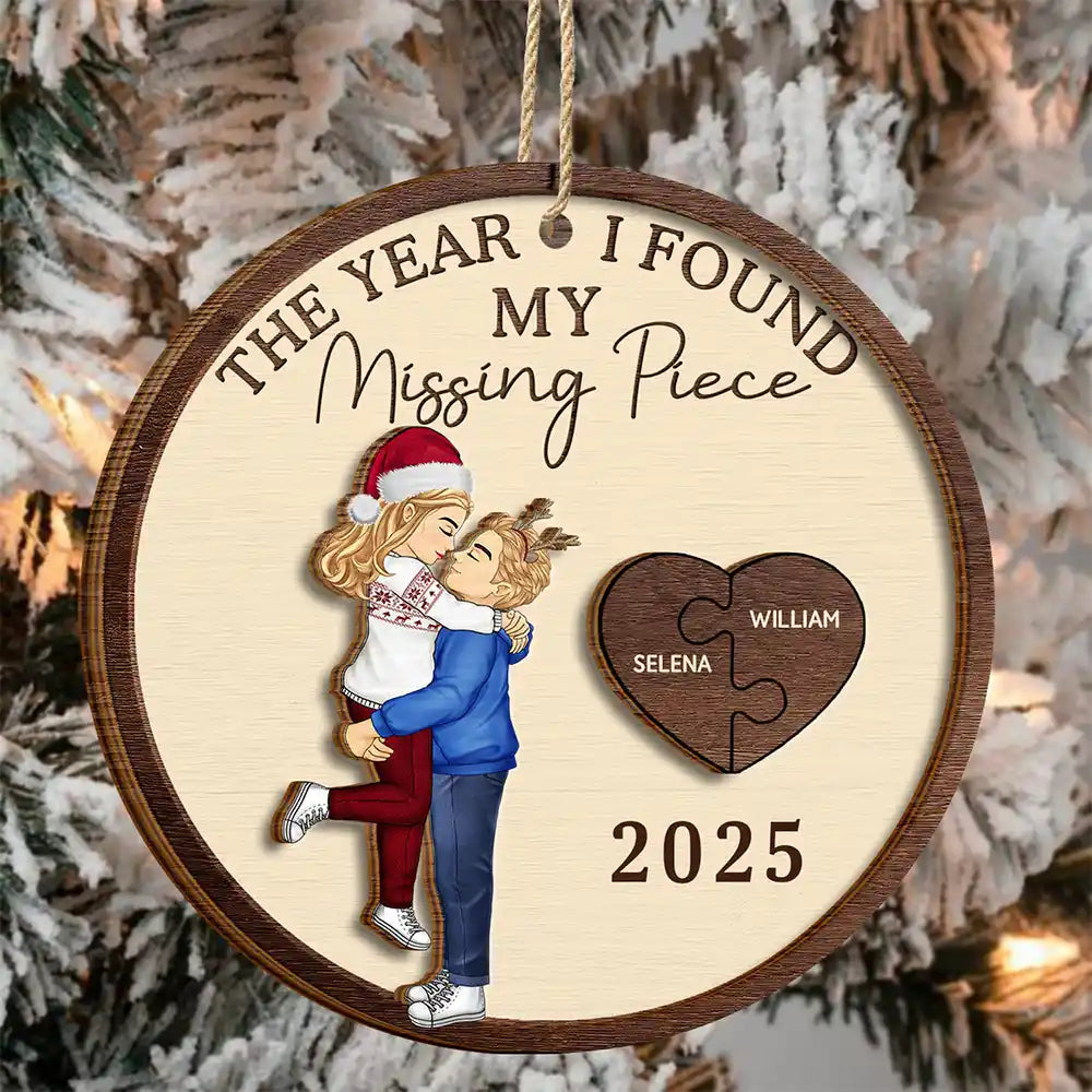The Year I Found My Missing Piece Cartoon Kissing Couples - Personalized 2-Layered Wooden Ornament