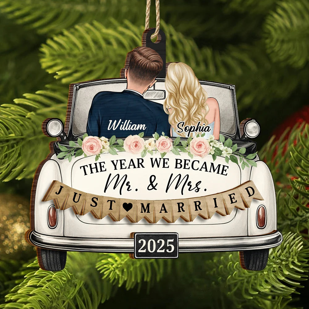 Love, Christmas, Gift For Wife, Gift For Husband, Gift For Couples, Married, Engaged, Wedding Anniversary - The Year We Became Mr & Mrs Couple In Car - Personalized 2-Layered Wooden Ornament