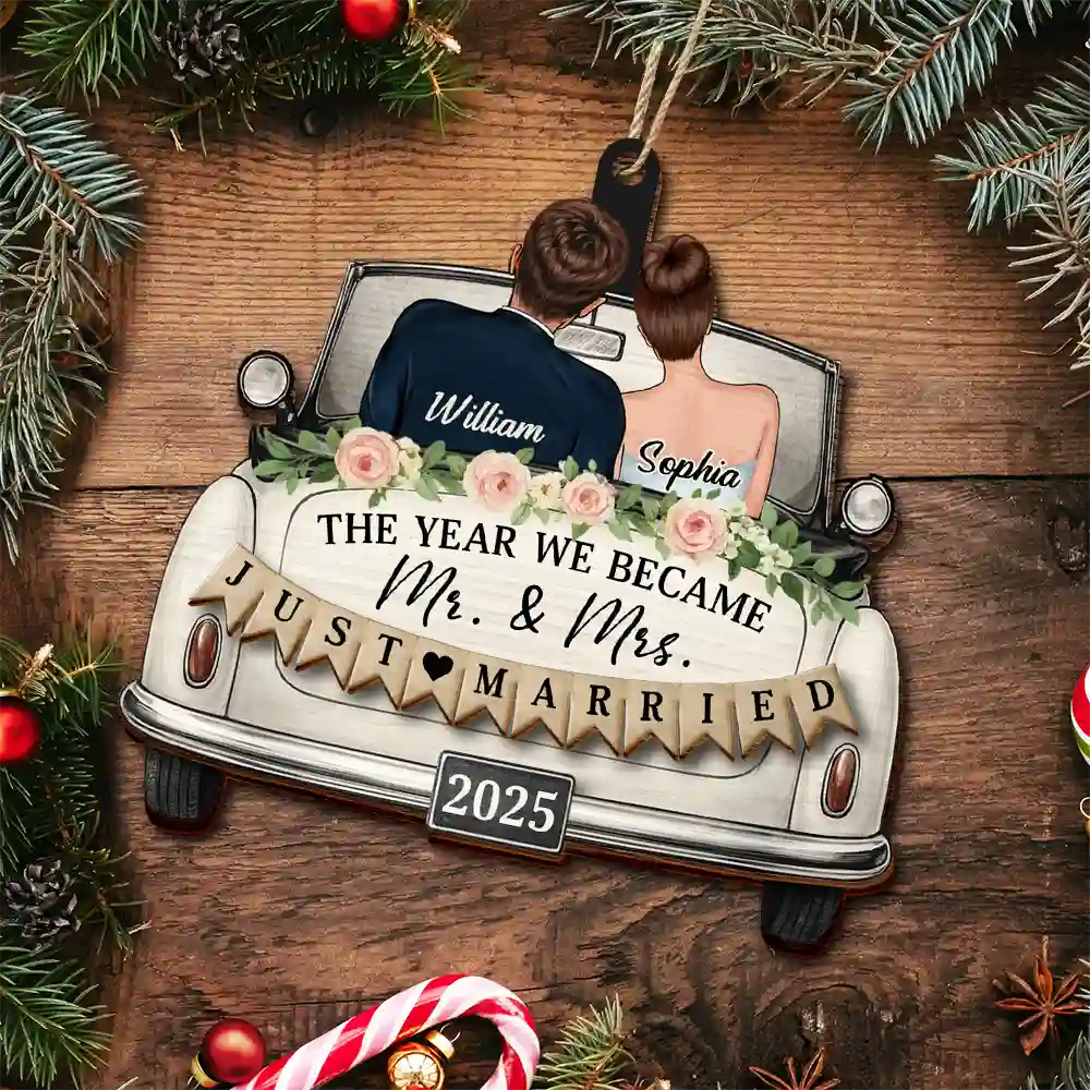 Love, Christmas, Gift For Wife, Gift For Husband, Gift For Couples, Married, Engaged, Wedding Anniversary - The Year We Became Mr & Mrs Couple In Car - Personalized 2-Layered Wooden Ornament