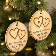 Gift For Couples,Gift For Husband,Gift For Wife,Gift For Boyfriend,Gift For Girlfriend,Anniversary,Wedding Anniversary,Love - The Year We Became Mr & Mrs Initial Letter - Personalized Circle Ceramic Ornament